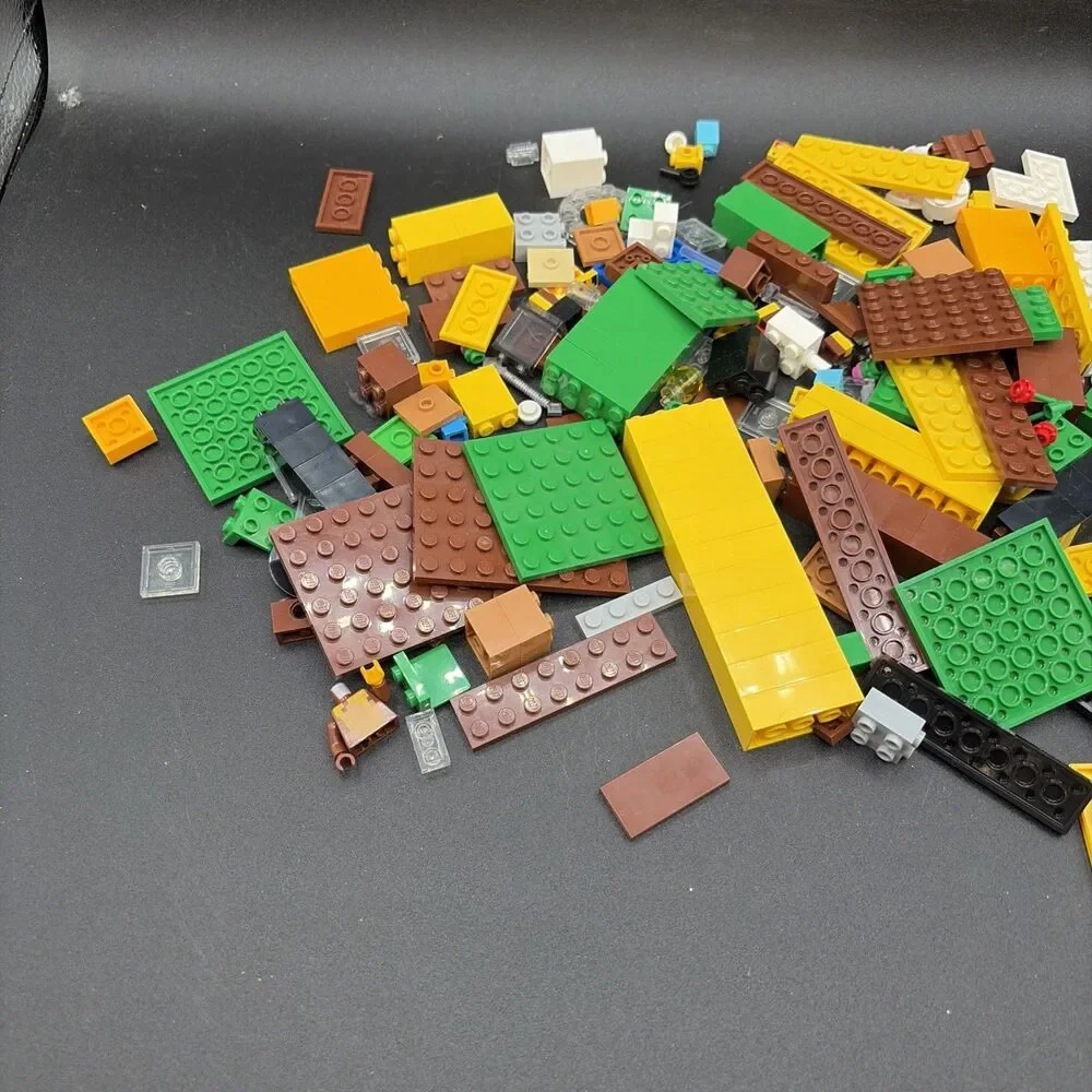 Lego Minecraft The Bee Cottage (#21241) 100% Complete With Instructions